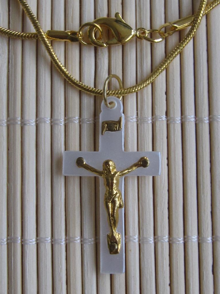 Tour de cou Crucifix blanc